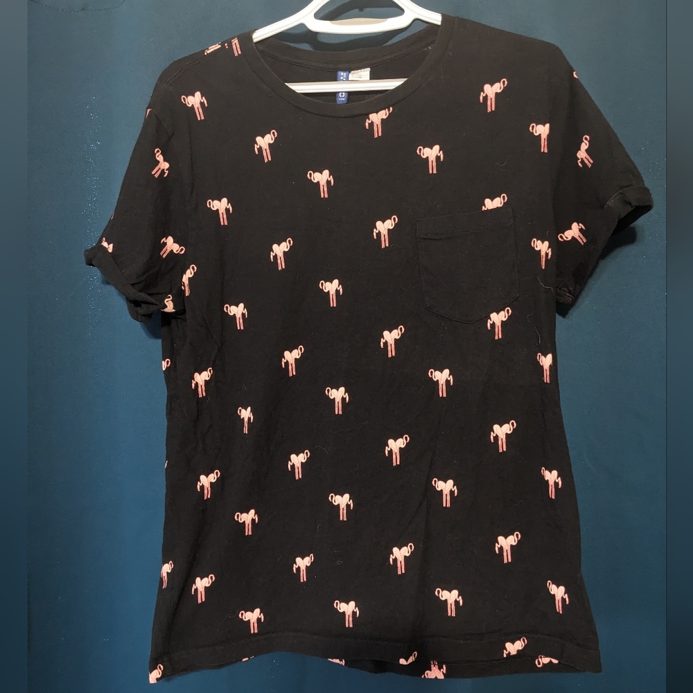 ☘️Divided by H&M Black Front-pocket Flamingo Shirt Size Large